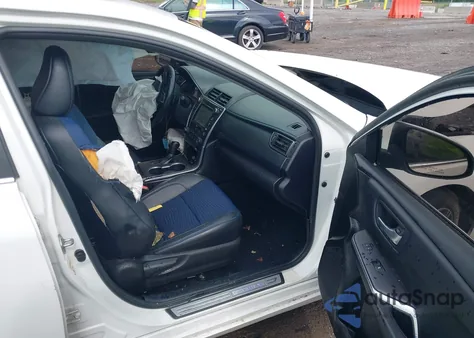 2016 Toyota Camry Se z USA, uszkodzony, nr VIN 4T1BF1FK0GU148167